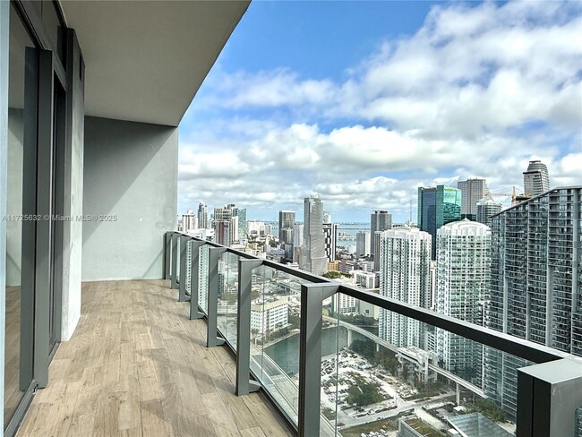 Foto del edificio - 88 SW 7th St