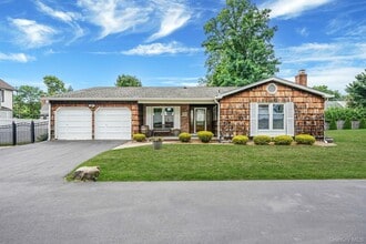 Building Photo - 386A Glen Cove Ave