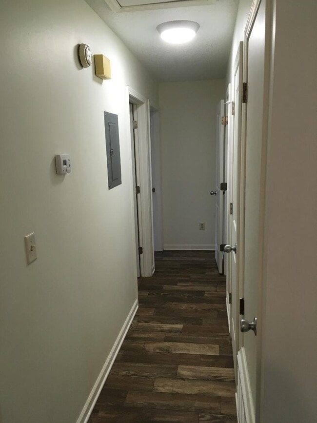 2 bedrooms/hall bath/closet - 101 Harding Rd
