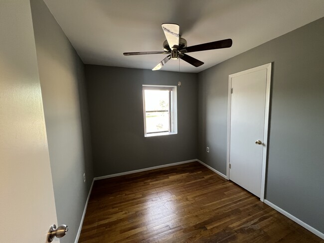 Building Photo - 908 Silver Ct