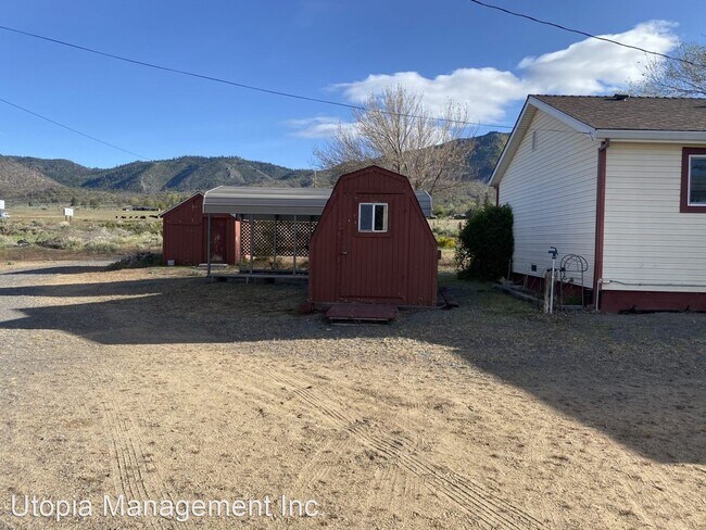 Building Photo - 2 br, 1 bath House - 450-060 Hwy 395