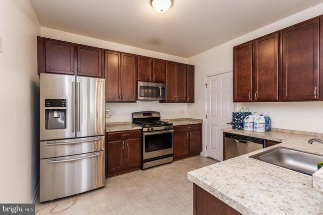 Building Photo - 4455 Driftwood Dr