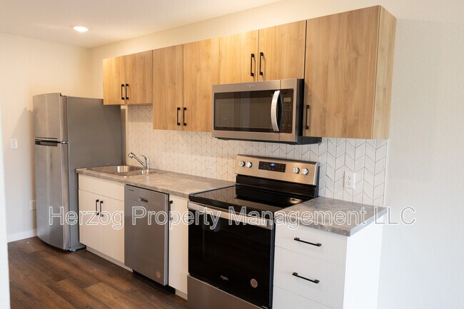 Foto del edificio - 1020 Lakeland Dr NE