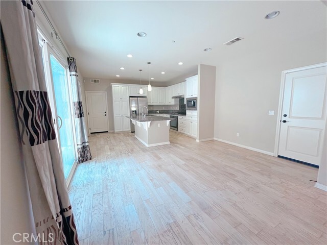 Foto del edificio - 352 Golden Bear Ln