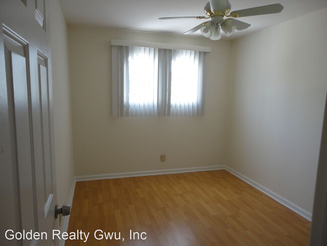 Building Photo - 3 br, 2.5 bath Apartment - 4121 NW 9th Ave #3