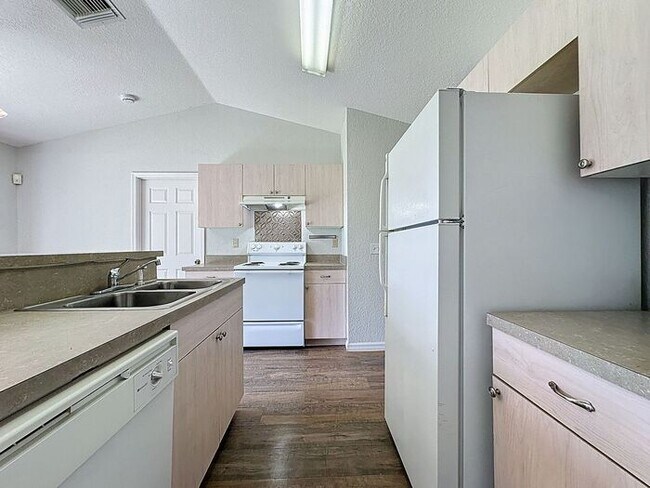 Foto del edificio - Single Family Home in Village 7 Poinciana