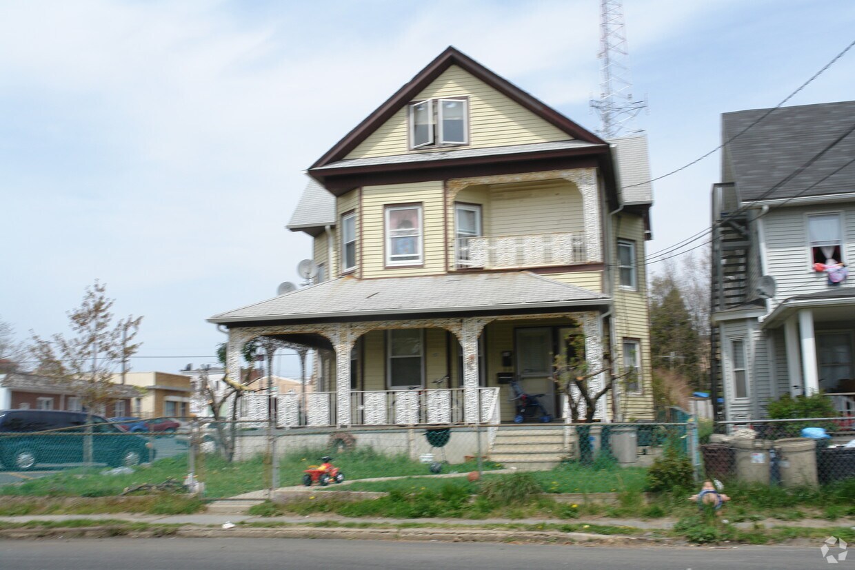 Building Photo - 157 Garfield Ave