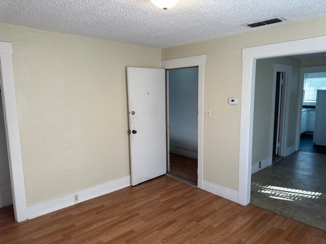 Foto del edificio - Modesto 1 Bedroom 1 Bathroom Apartment