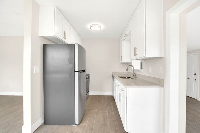 Building Photo - 1516 Zinnia Dr
