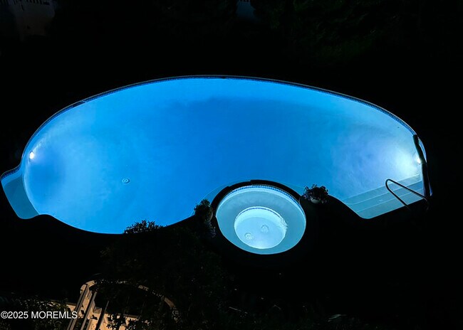 Building Photo - 5 Beacon Blvd