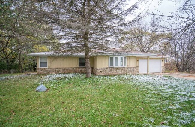 Building Photo - 4110 Stonehaven Way