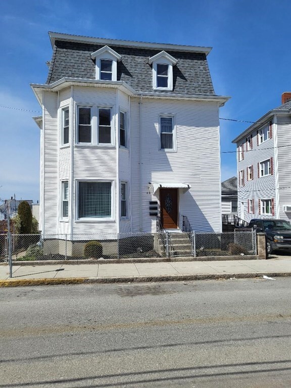 Primary Photo - 45 Ridge St