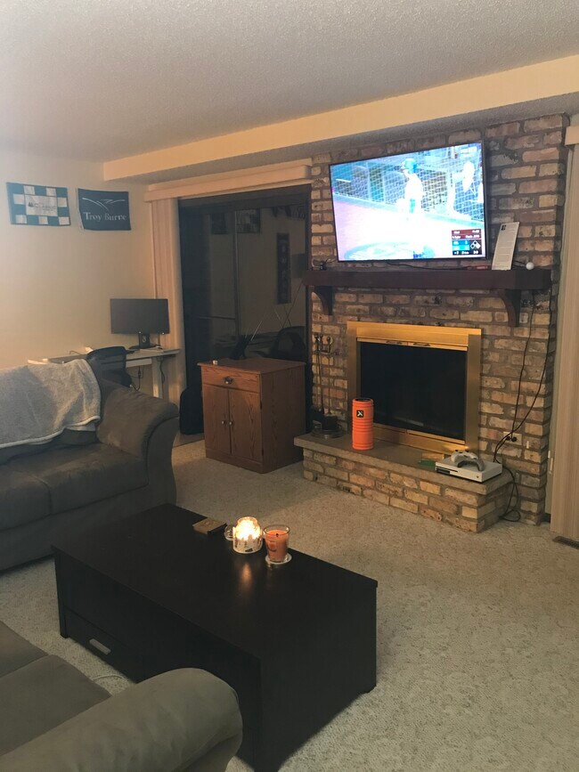 Living Room 2 - 3620 Independence Ave S