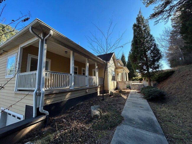 Building Photo - West AVL  - Good Things Come in Twos!  Rea...