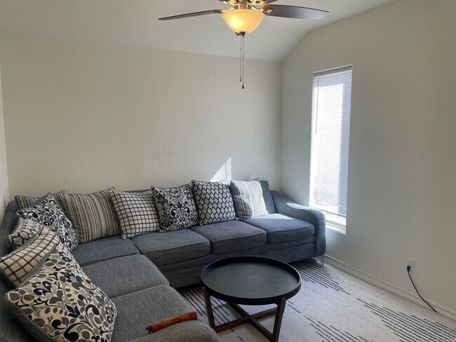 Foto del edificio - 508 Prado Dr