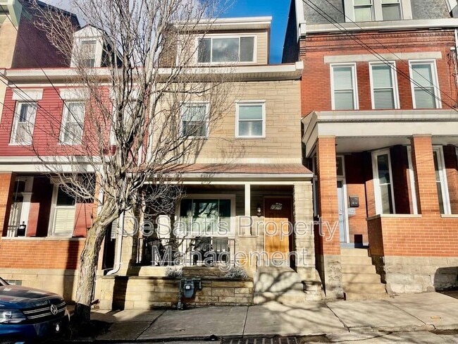 Building Photo - 375 44th St
