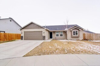 Building Photo - 302 Rio Grande Ct