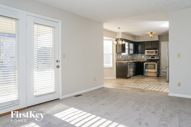 Building Photo - 4244 Mallard Dr