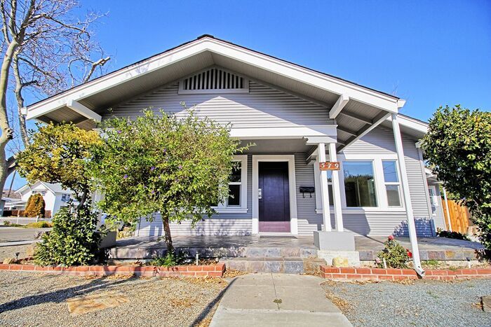 Foto principal - 579 W 10th St