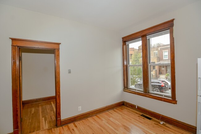 Foto del edificio - 2457 W Rice St