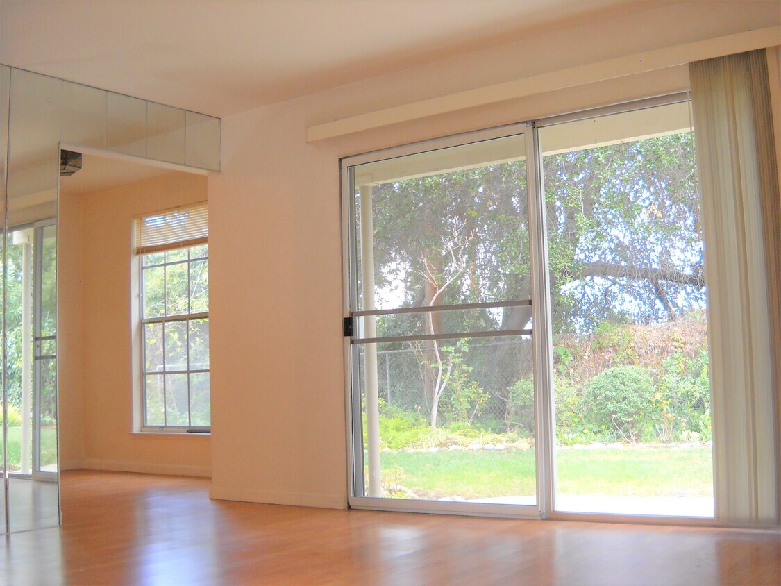 Foto principal - 980 Ponderosa Ave