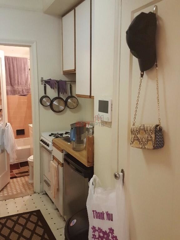 Foto del edificio - 338 E 53rd St