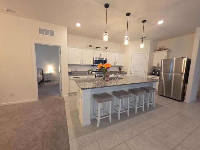 Foto del edificio - 2024 Like new gorgeous 4 bedroom/2 bath home close to historic Sanford