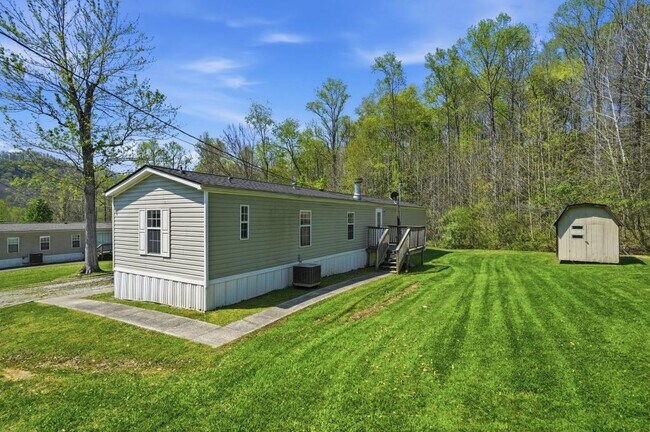 Foto del edificio - 267 Maddux Farm Dr