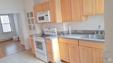 Building Photo - 3 Snelling Pl