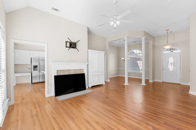 Foto del edificio - 1811 Old Carriage Trail