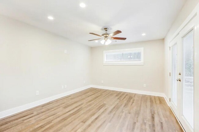 Foto del edificio - 5689 Nichols Ln