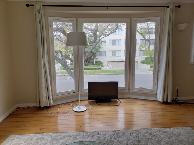 Foto del edificio - 9199 W 3rd St