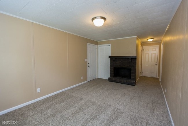 Building Photo - 3 br, 1 bath House - 616 Rollingwood Road