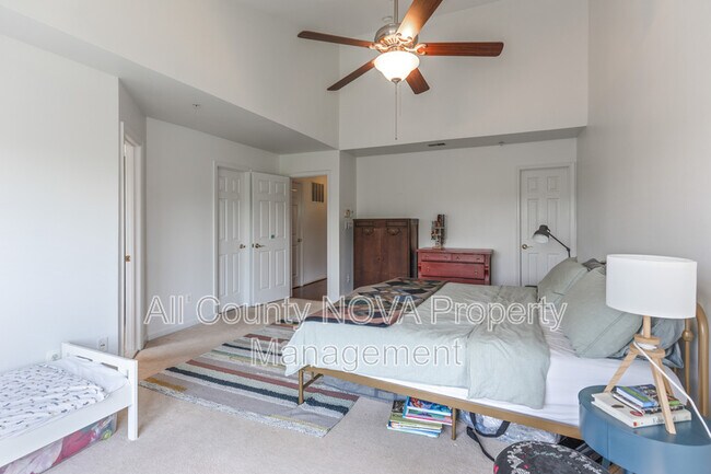 Foto del edificio - 1002 Reserve Champion Dr