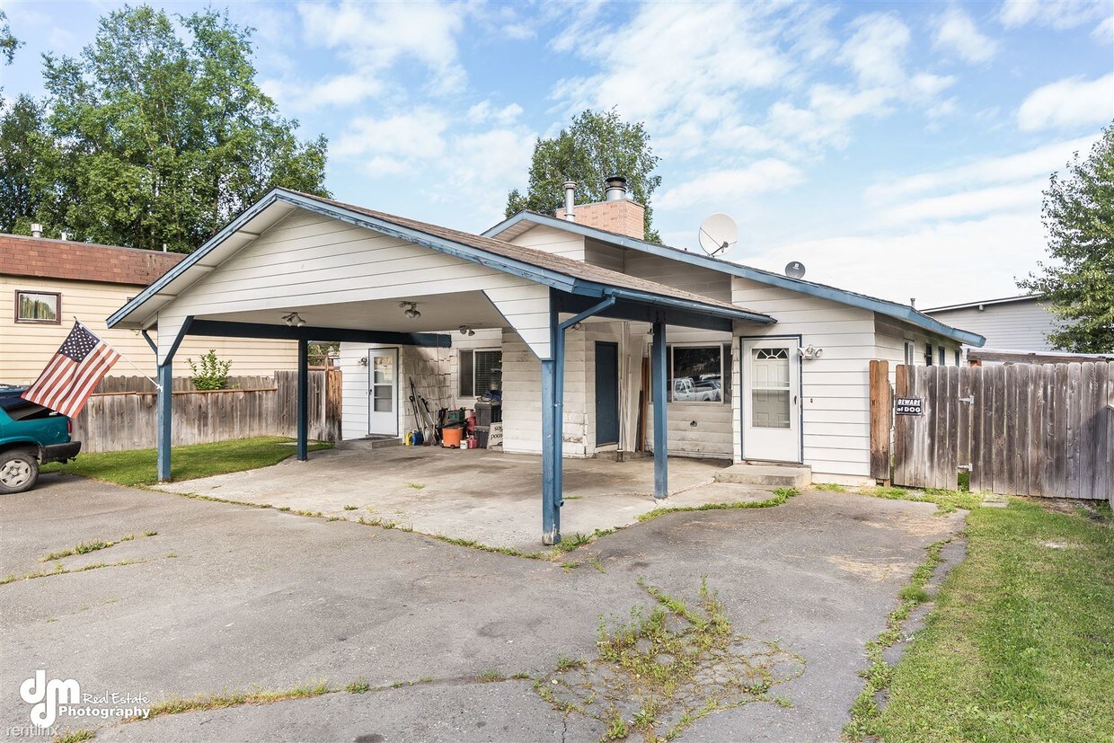 Primary Photo - 341 Egavik Dr