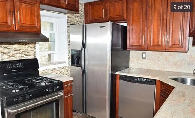 Cocina renovada - 5311 Kennedy Blvd E