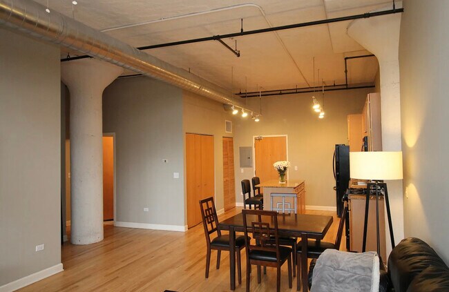Foto del edificio - 221 E Cullerton St