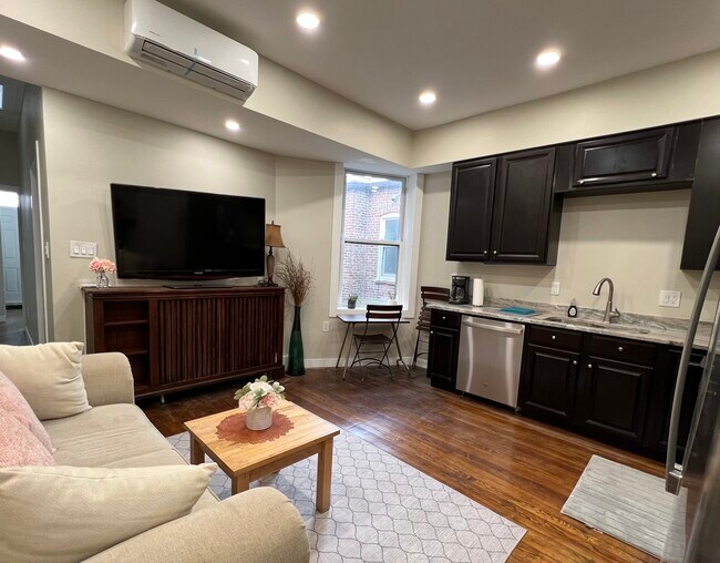 Foto del edificio - 1861 Mintwood Pl NW