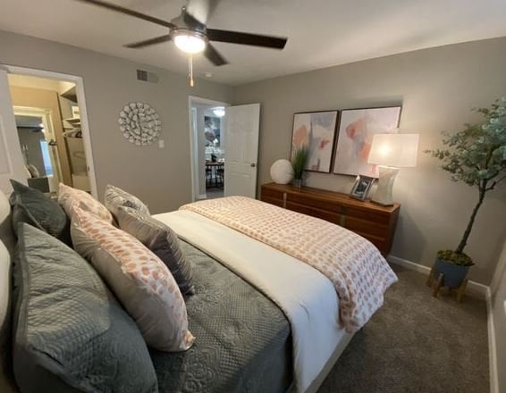 Photo - 10901 Meadowglen Ln (Houston, TX)
