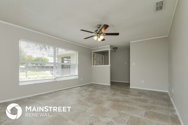 Foto del edificio - 808 Pebblewood Dr