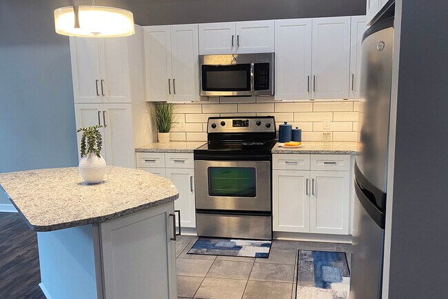 Building Photo - Lofts at Forest Park