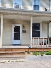 Building Photo - 44 N Chestnut St