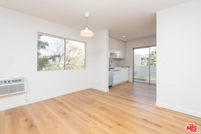 Foto del edificio - 5935 Chula Vista Way