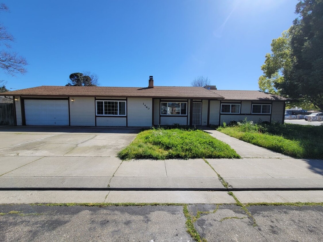 Foto principal - Available Now! 1460 Linden Way, Manteca [4...