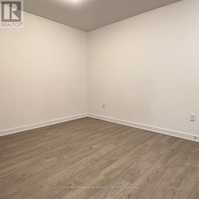 Photo du bâtiment - 120 Eagle Rock Way