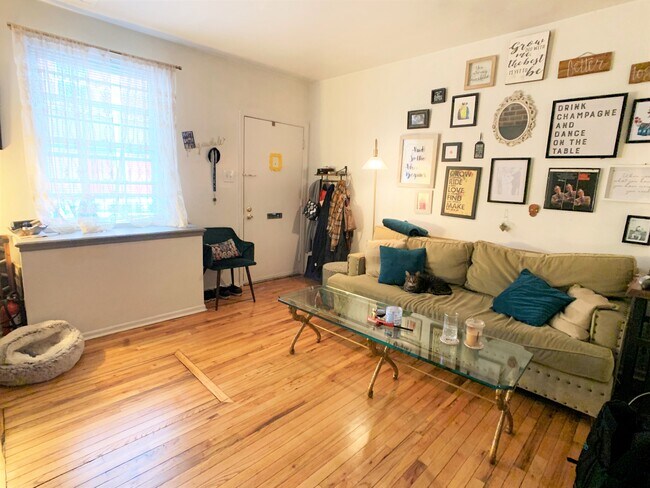 Building Photo - 322 W Wildey St