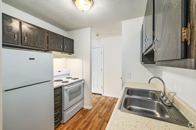 2BD, 1BA - 790SF #2 - Arlington South Apartments