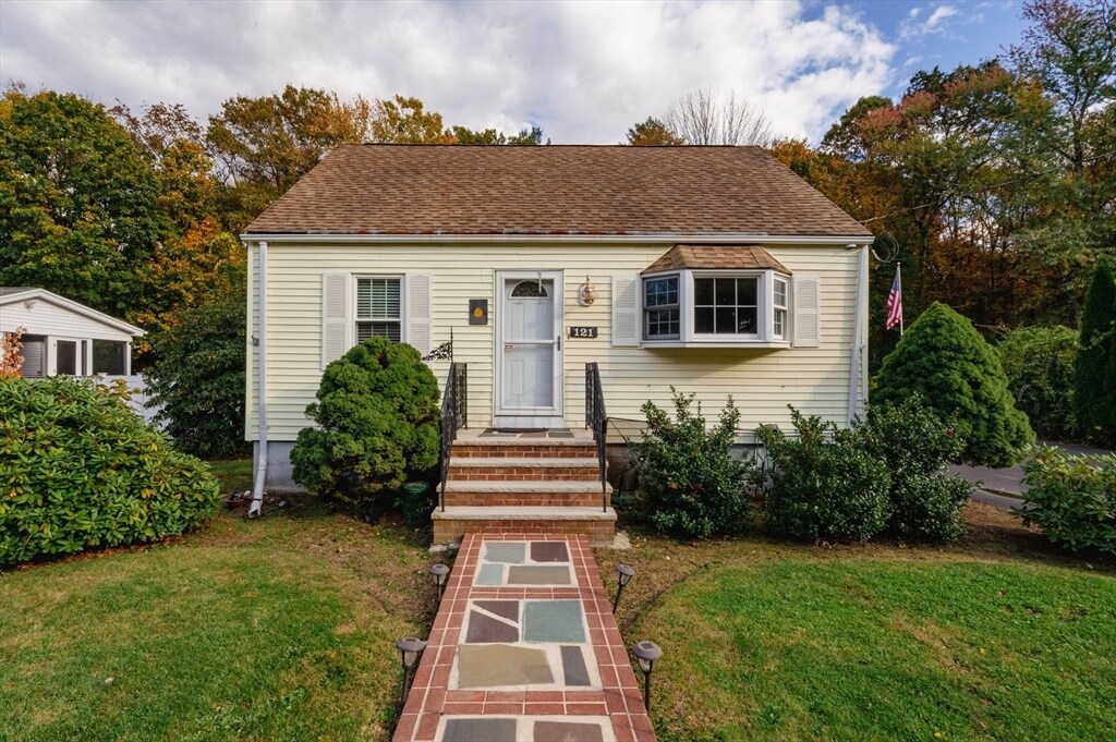 Foto principal - 121 Ewing Dr