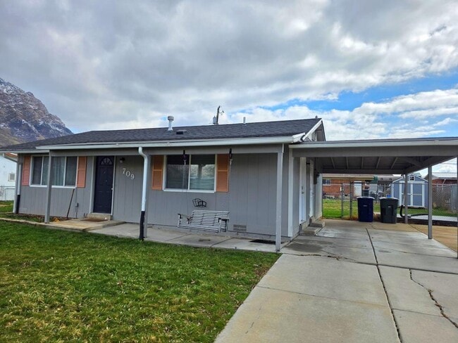 Building Photo - 709 E 1300 N St