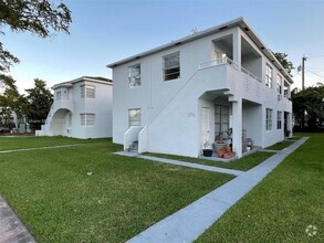 Building Photo - 1784 Normandy Dr